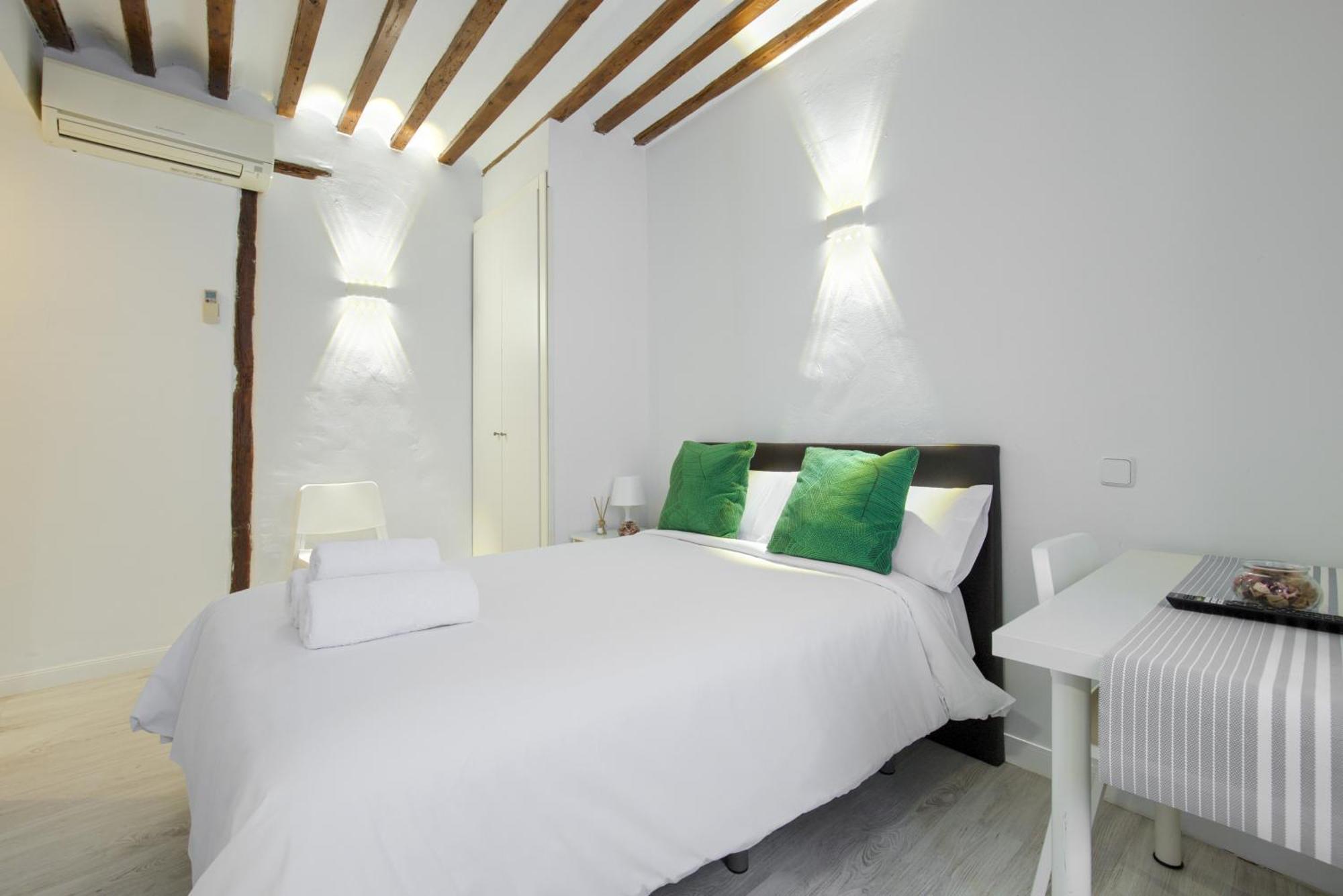 Apartamentos Ryc الكالا ذي إِناريس المظهر الخارجي الصورة