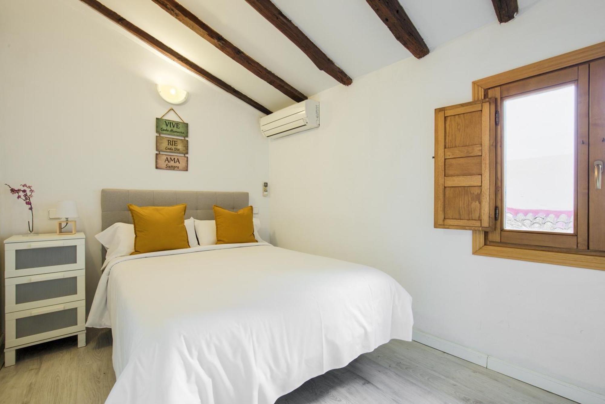 Apartamentos Ryc الكالا ذي إِناريس المظهر الخارجي الصورة